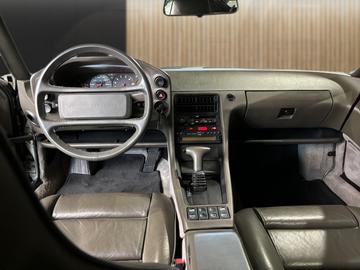 1988 Porsche 928 照片 10