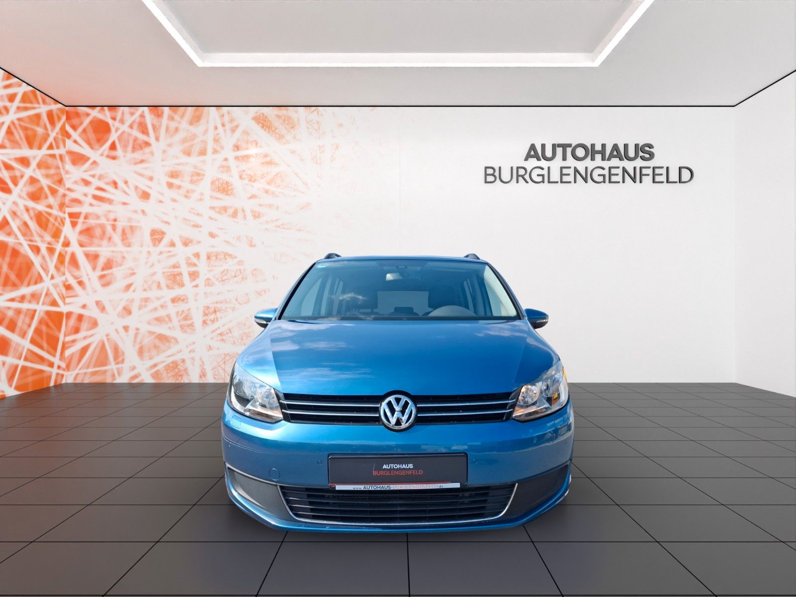 Fahrzeugabbildung Volkswagen Touran Comfortline BMT ! 7-Sitzer ! Navi ! AHK !