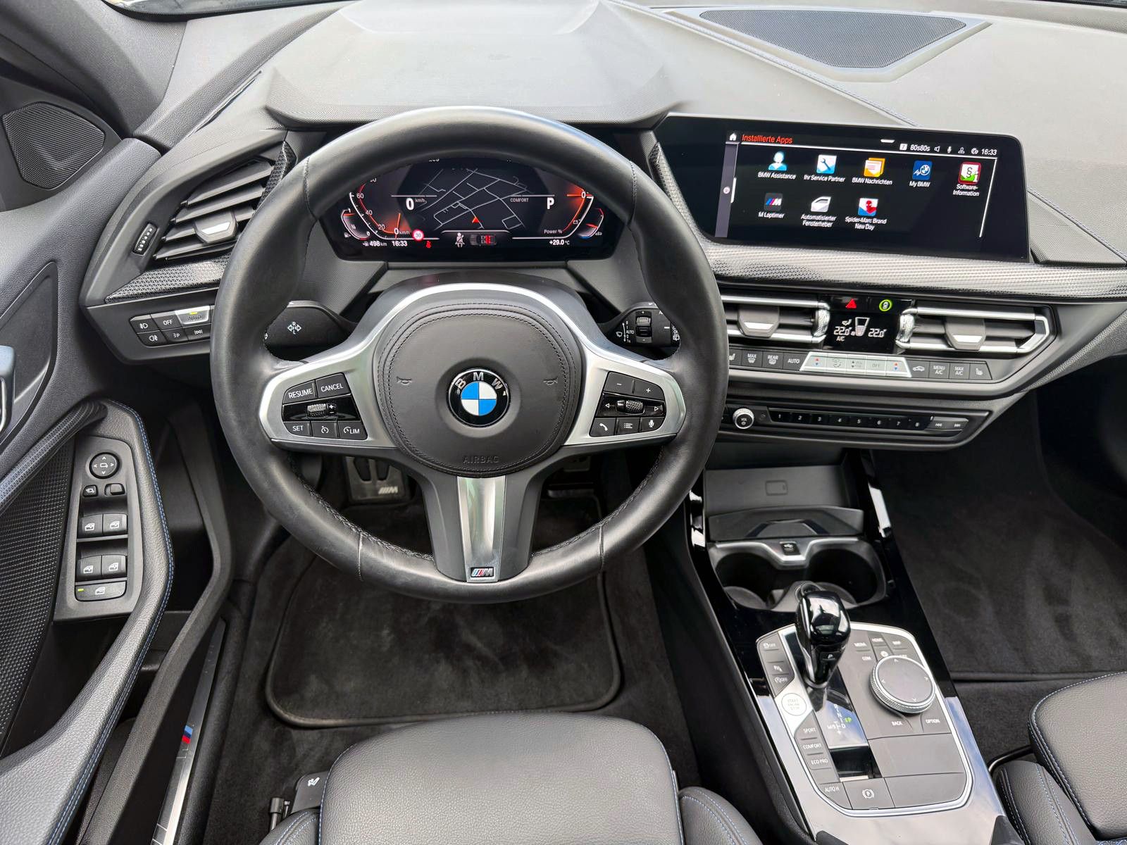 Fahrzeugabbildung BMW 118i M-Sport Steptr. NAV PDC KAM PANO TEMP HIFI
