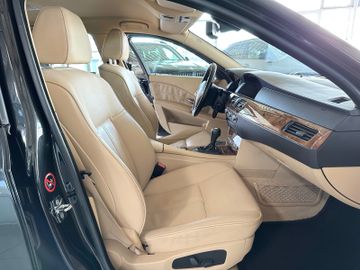 Fahrzeugabbildung BMW 535d Limousine HiFi PDC Memory NaviPro Klima