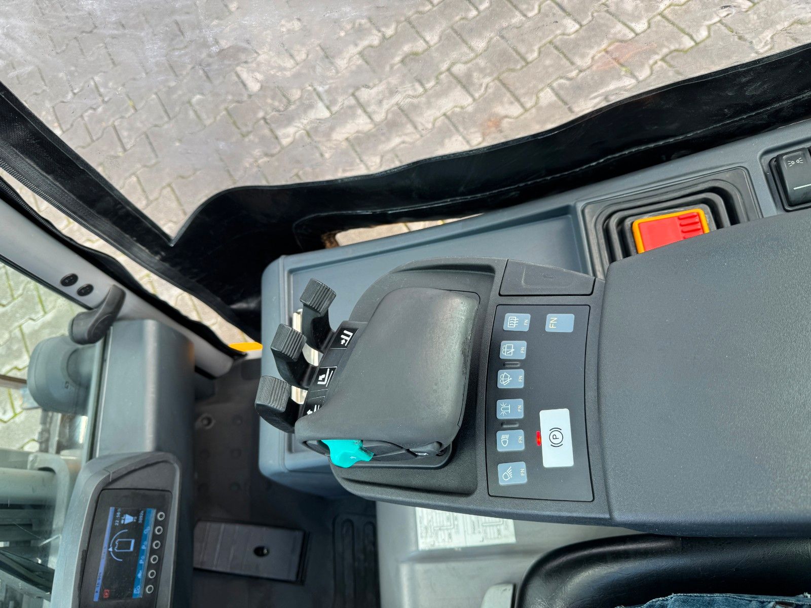 Fahrzeugabbildung Jungheinrich EFG 215 / Triplex: 4.25m! / SS / nur 3.092h!