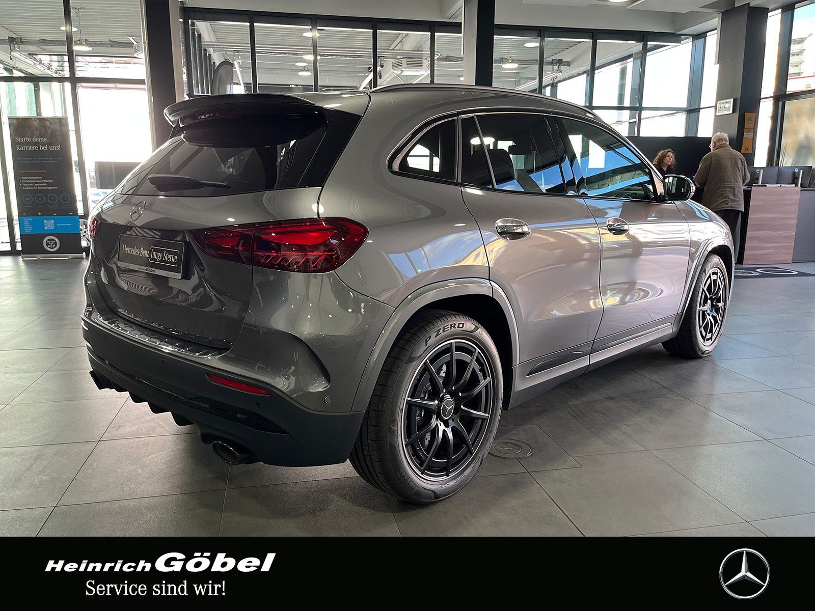 Fahrzeugabbildung Mercedes-Benz GLA 35 4M PANO+360°KAM+BURMESTER+MULTIBEAM+NIGHT