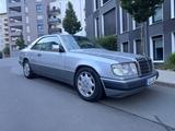 Mercedes-Benz E 220 CE
