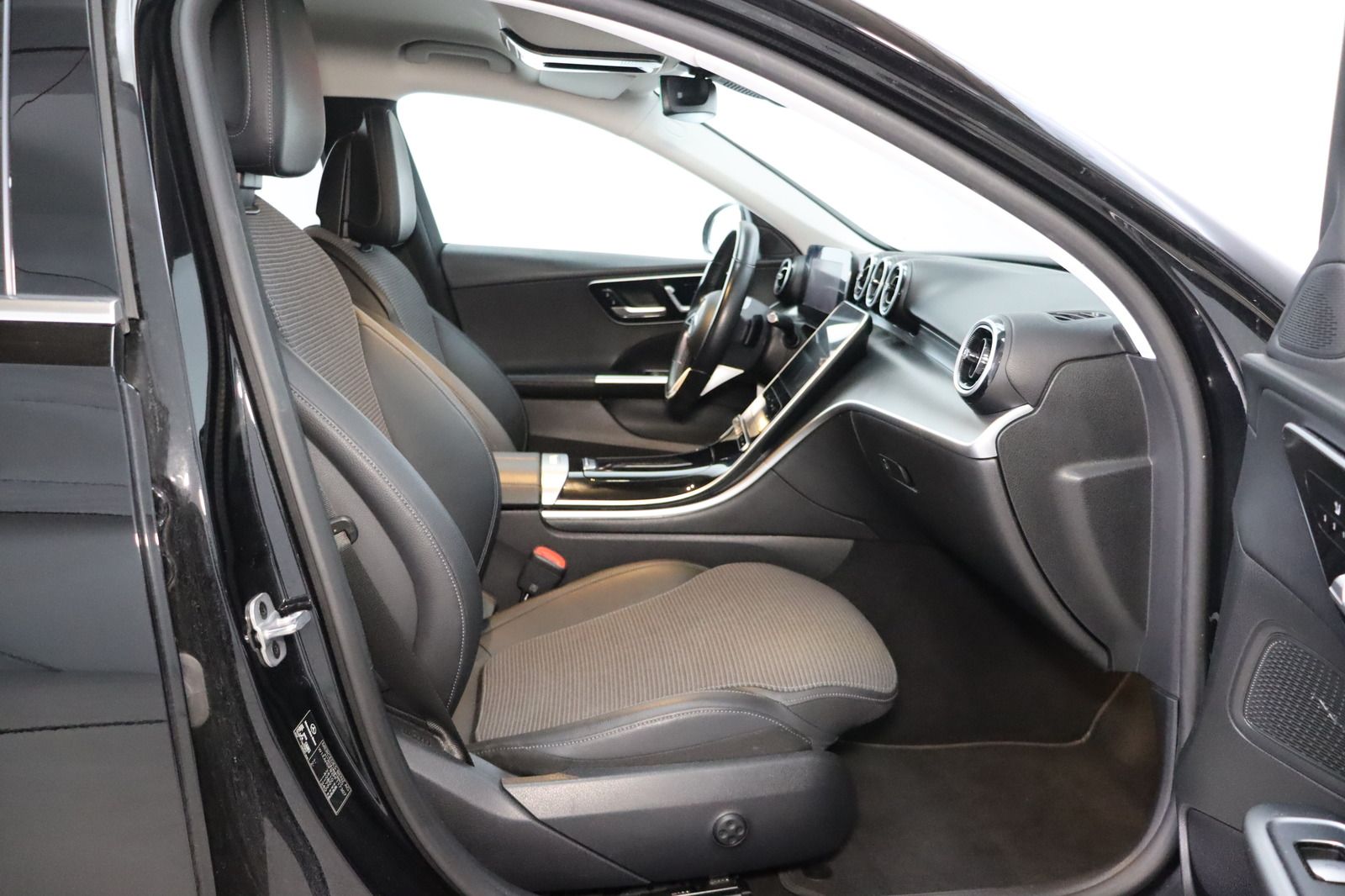 Fahrzeugabbildung Mercedes-Benz C 220 T d * LED * Standhzg. *