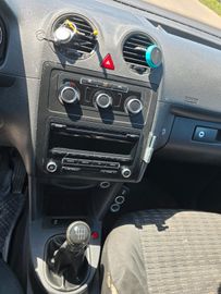 Volkswagen Caddy - 12