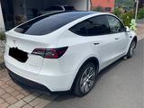 Tesla Model Y Dual Motor AWD + AHK+ TÜV neu - Tesla Model Y