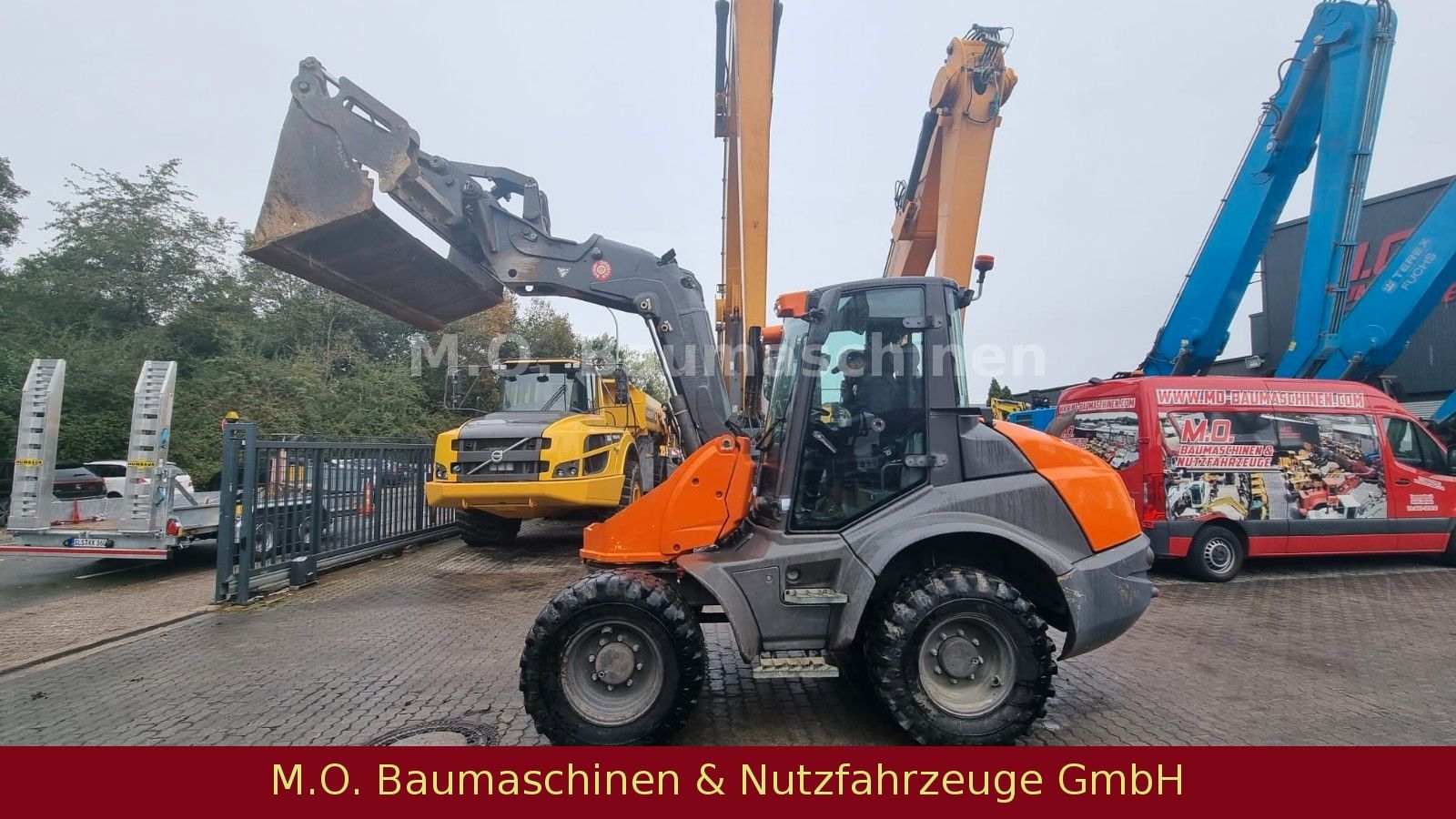 Fahrzeugabbildung MECALAC AS 900 Booster / Klappschaufel /SW/
