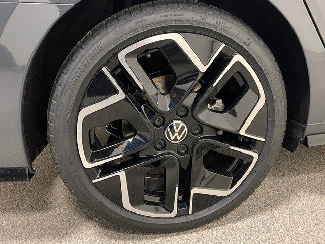 Fahrzeugabbildung Volkswagen Golf 1.5 eTSI DSG R-Line Variant+Garantie 2028+