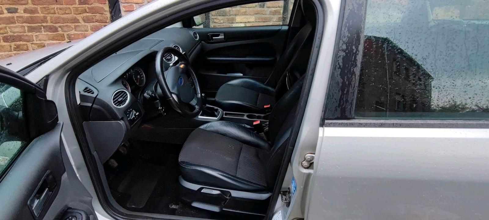 Ford Focus 2005 — photo 7