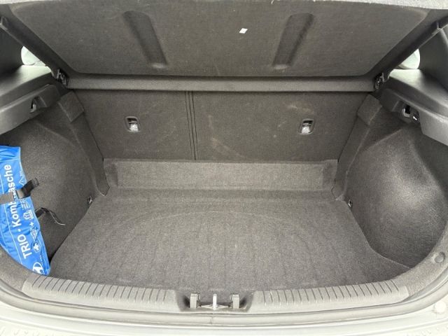 Fahrzeugabbildung Hyundai i30 Select SoKo Navi,Rückfahrkamera,Klimaanlage