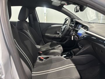 Fotografie 6 des Opel Corsa 1.2 Direct Injection Turbo Automatik GS