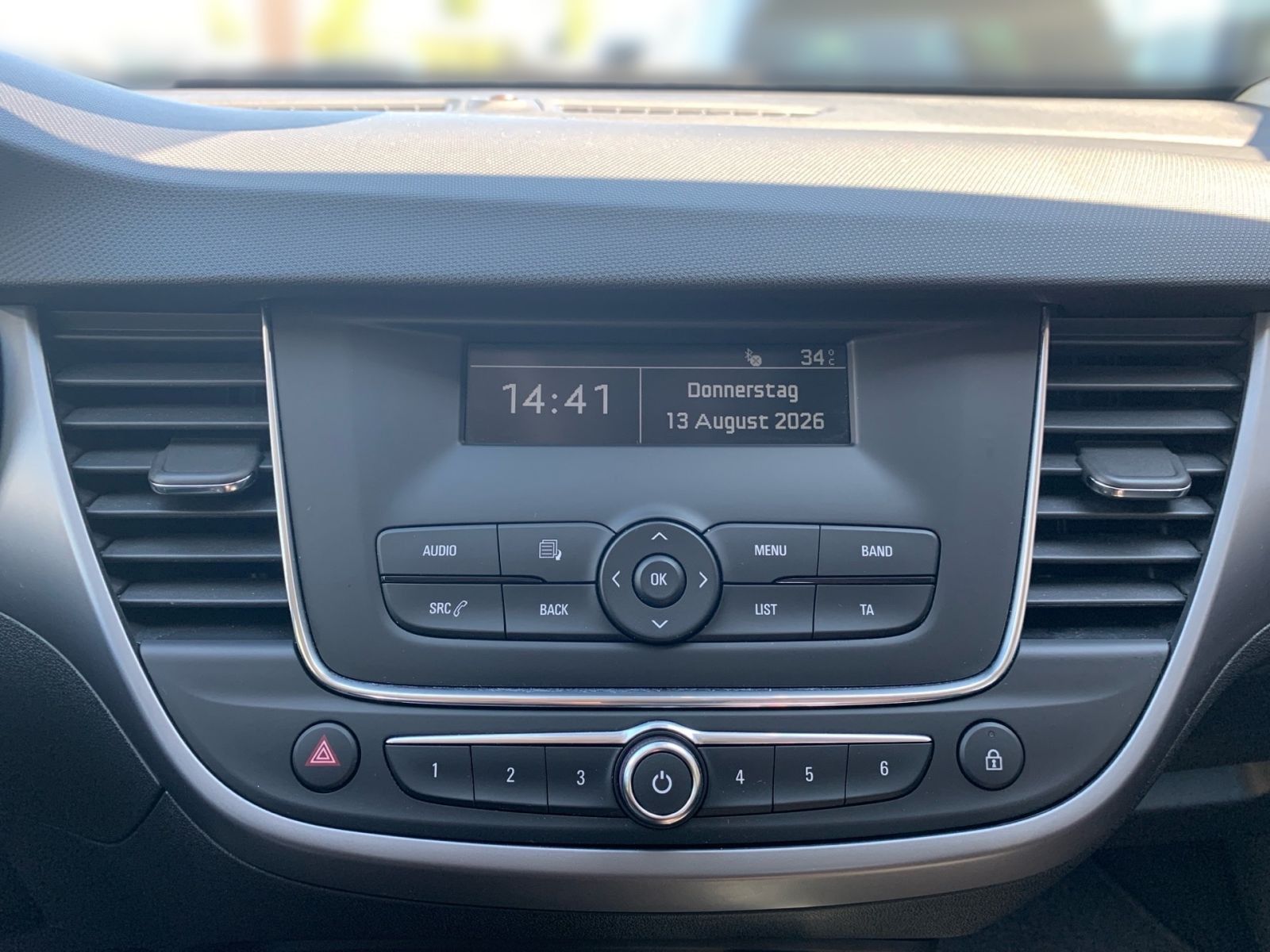 Fahrzeugabbildung Opel Crossland X 1.2 Selection S/S Parkpilot