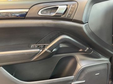 Porsche Cayenne Turbo *PANO*VOLLLEDER*KAMERA*TOTASSIST*