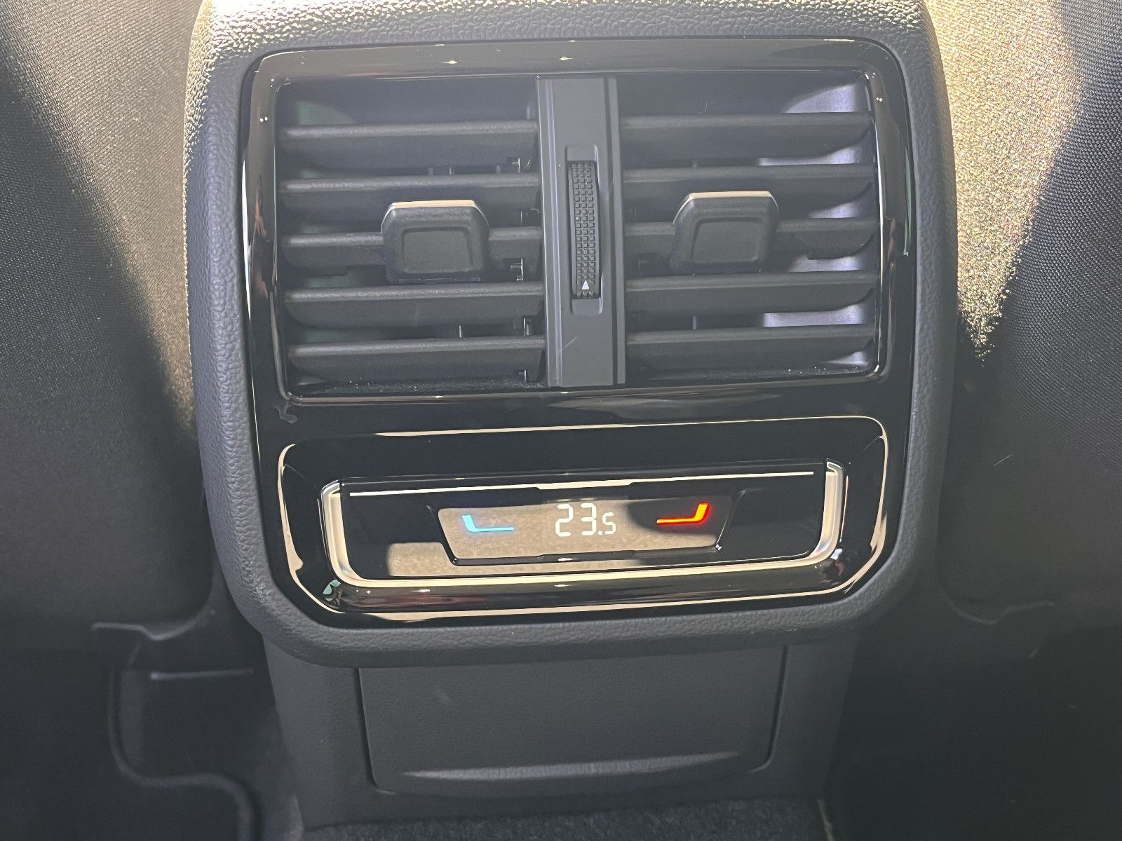 Fahrzeugabbildung Volkswagen Passat Variant Business 2.0 TDI DSG