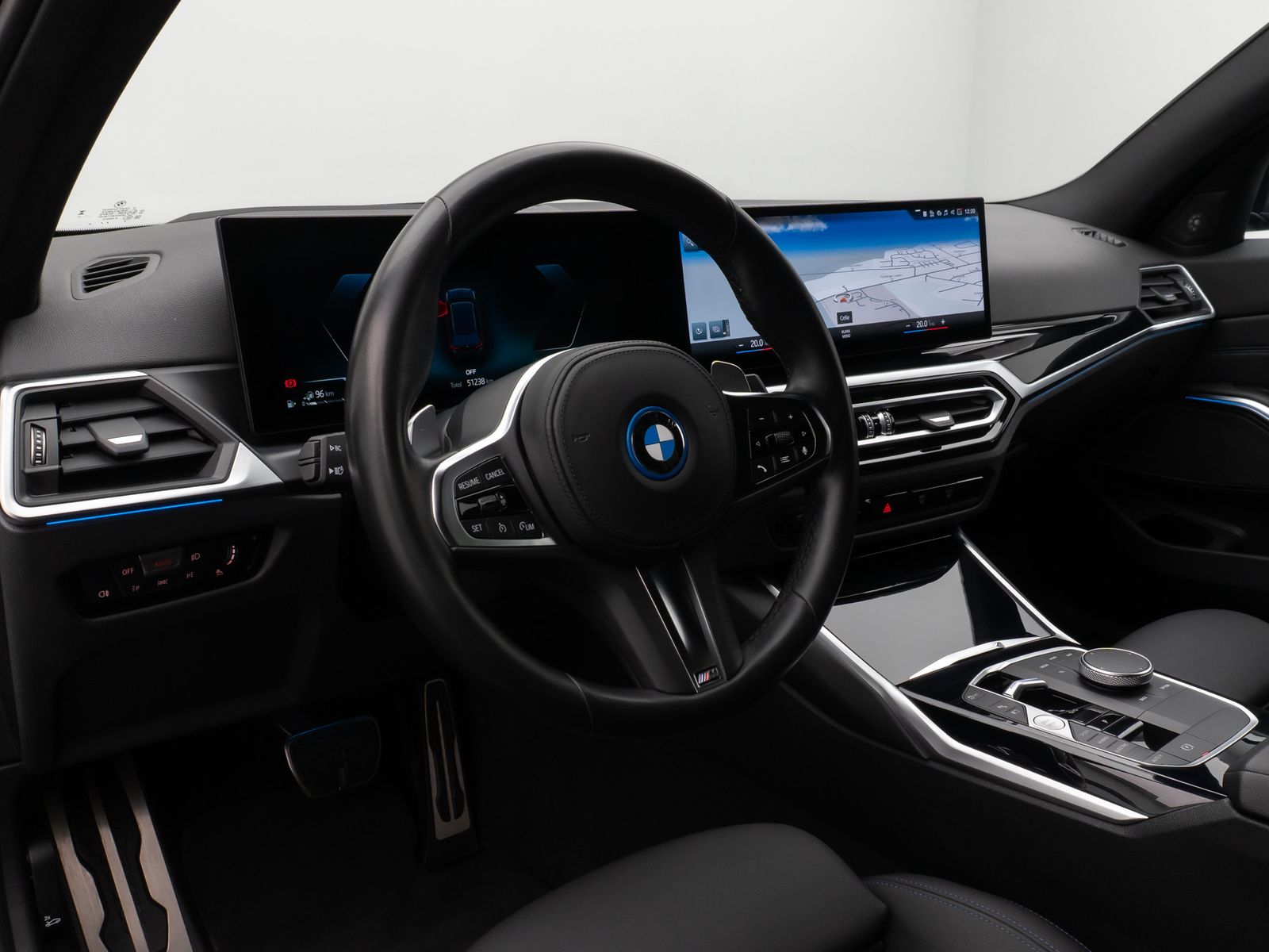 Fahrzeugabbildung BMW 330e xD MSport Kamera HUD DAB H/K Komfort 18Zoll