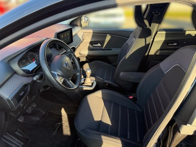 Fahrzeugabbildung Dacia Jogger Comfort 1.0 TCe 100 ECO-G AHK  LED  CarPl