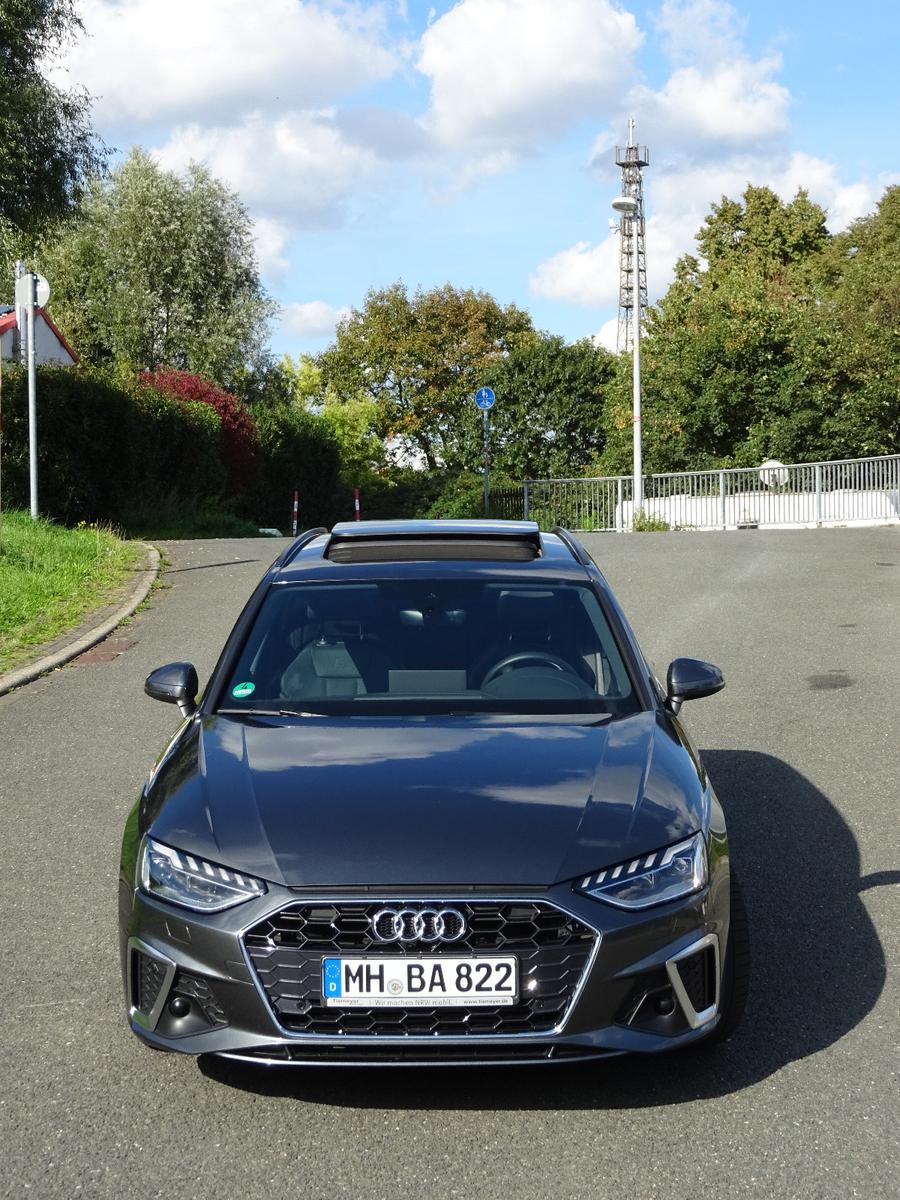 Audi A4 40 TFSI 3x S line (Innen., Außen, Fahrwerk)