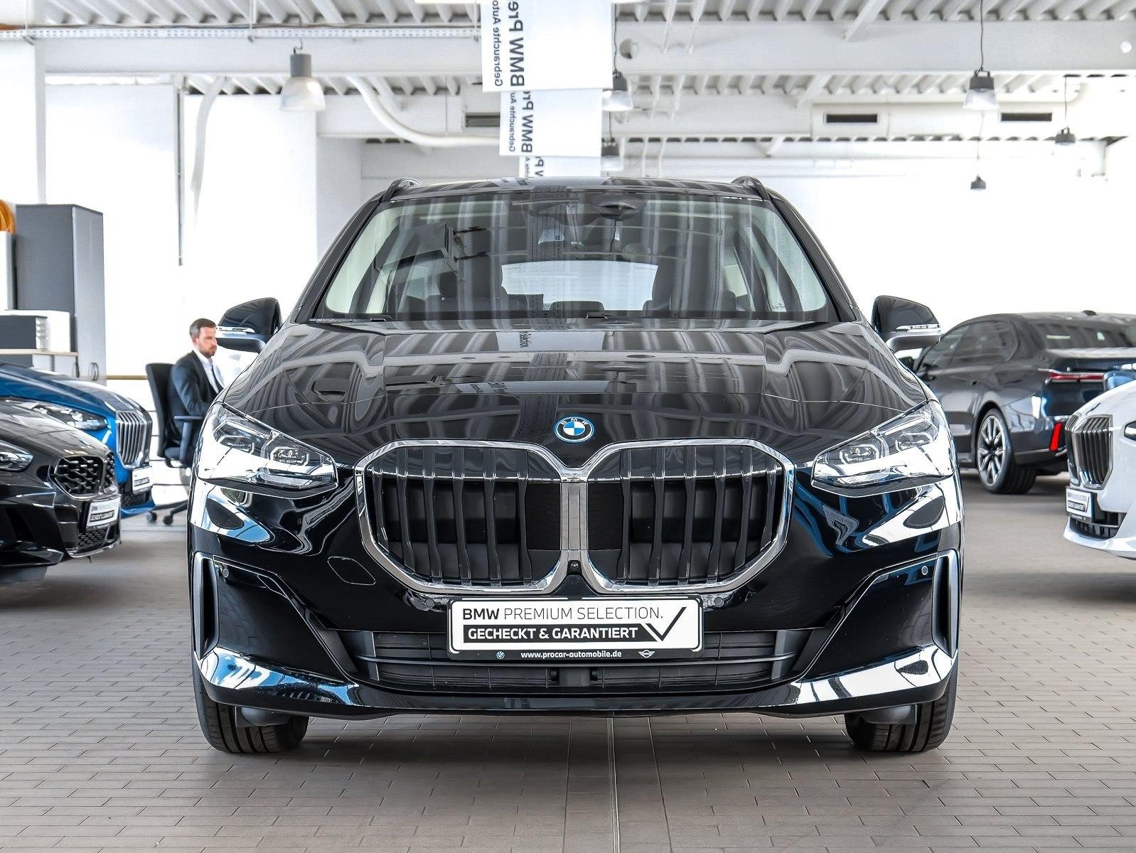 BMW 230e xDrive ActiveTourer AHK HeadUp 360 Grad ACC