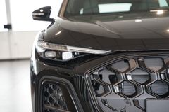 AUDI Q5 e-Hybrid quattro | Tech pro | Pano | Carbon AUDI Q5 e-Hybrid quattro | Tech pro | Pano | Carbon