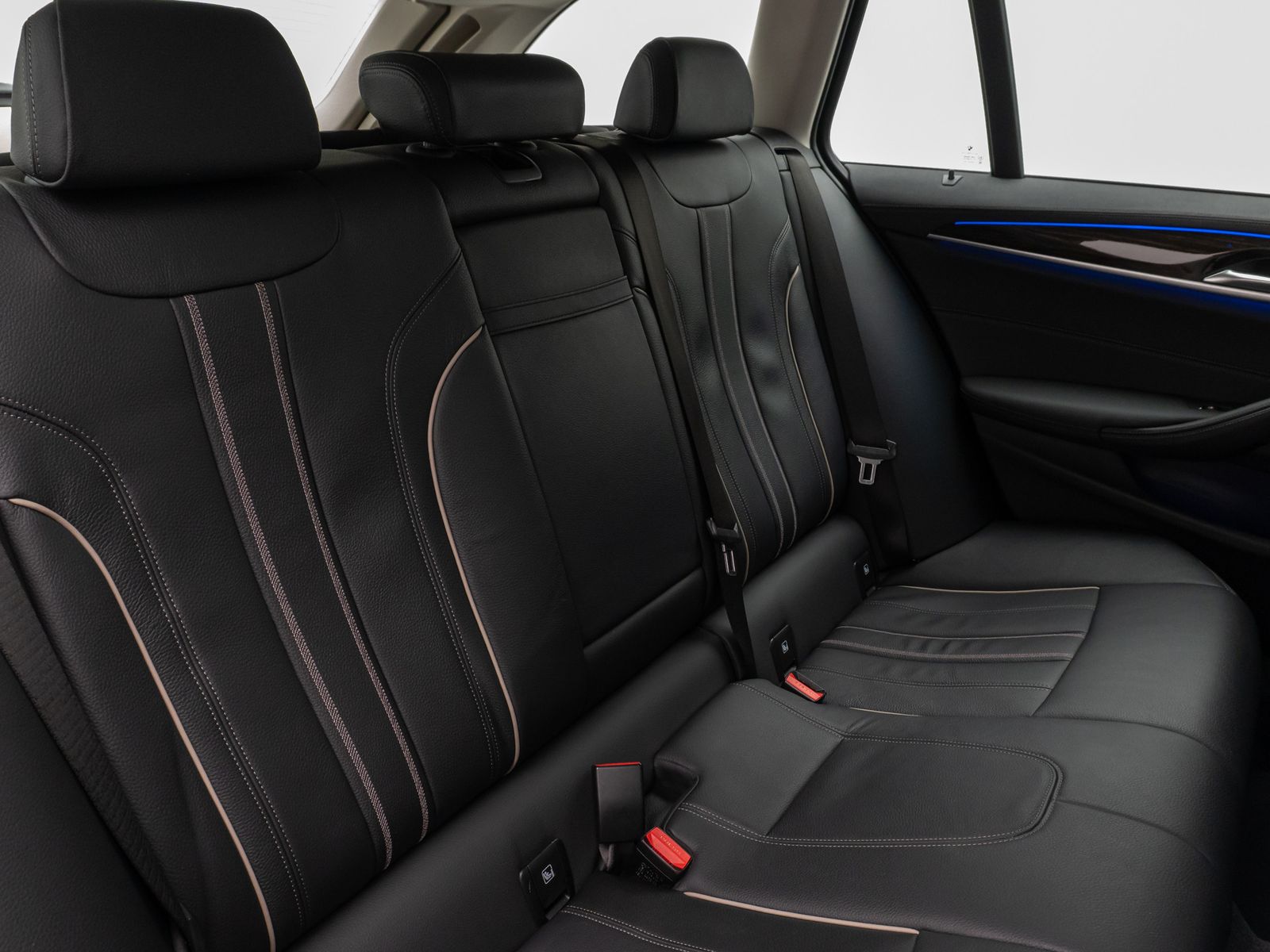 Fahrzeugabbildung BMW 520d Luxury Line Kamera DAB H/K DisplKey Alarm
