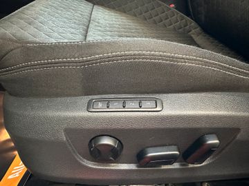 Skoda Superb Combi Style 4x4 *Shz*PDC*AHK*