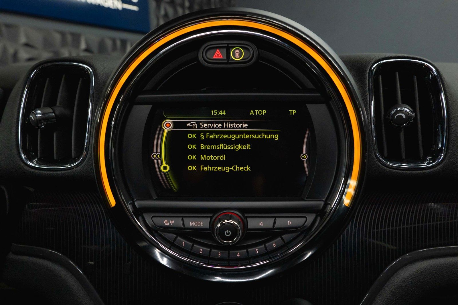 Fahrzeugabbildung MINI COOPER SE Countryman All4 | Pano | ACC | Plug-In