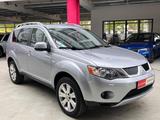 Mitsubishi Outlander 2.0 DI-D Intense AHK+Navi+Kamera+7Sitz - Mitsubishi Outlander: Intense