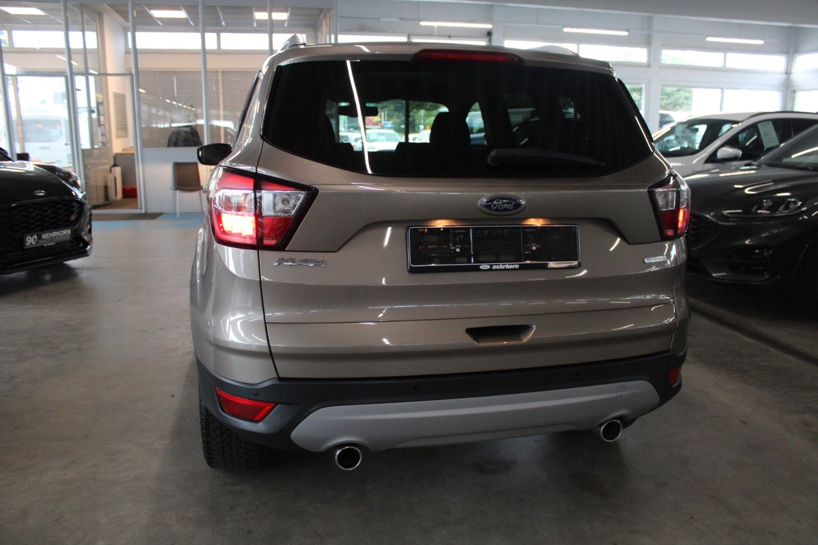 Fahrzeugabbildung Ford Kuga Titanium NAVI WinterPaket el. Heckklappe