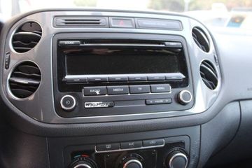 Volkswagen Tiguan - 11
