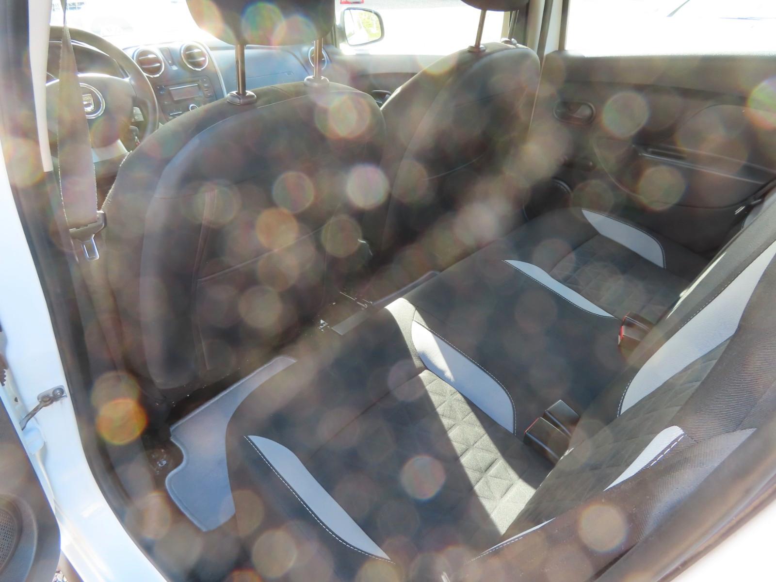 Dacia Sandero 2015 — photo 17