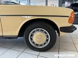 Mercedes-Benz 200 W123 Limousine Promifahrzeug Alles Original - Mercedes 200 mit Anhängerkupplung