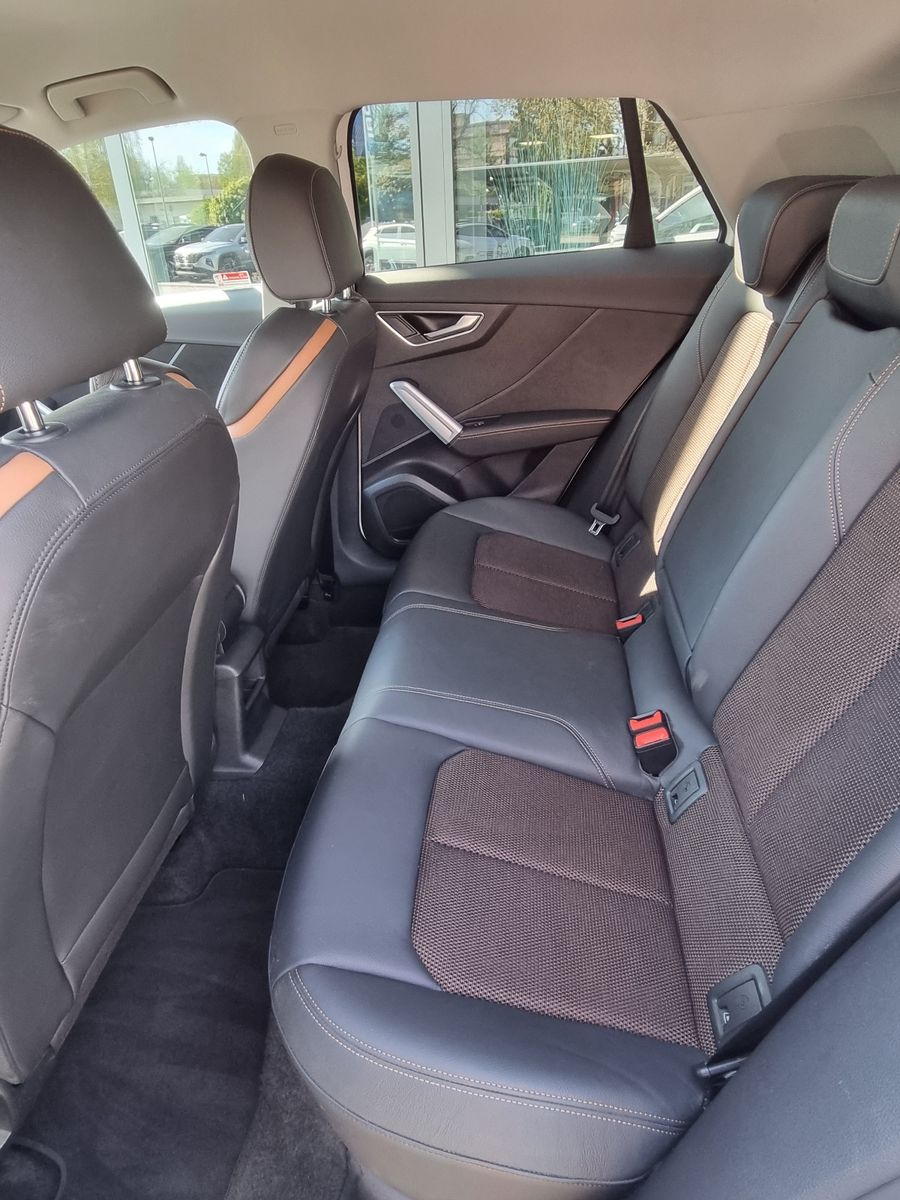 Fahrzeugabbildung Audi Q2 35 TFSI S tronic design LED NAVI PDC