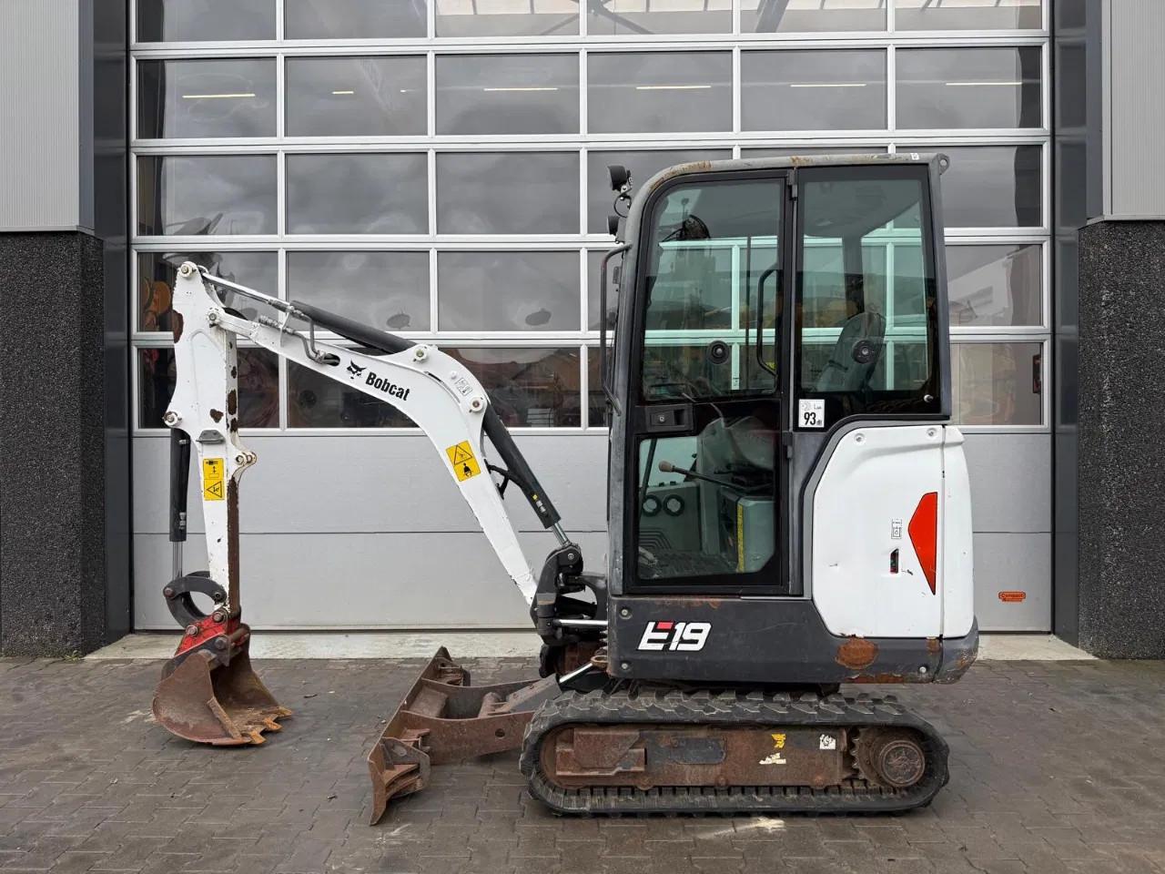 Bobcat E19