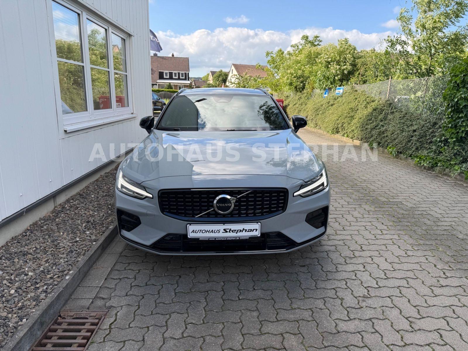 Volvo V60 B4 Automatik Plus Dark GARANTIE