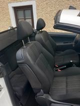 Peugeot 207 CC Cabrio - Peugeot 207 mit Benzin-Antrieb: Weiß