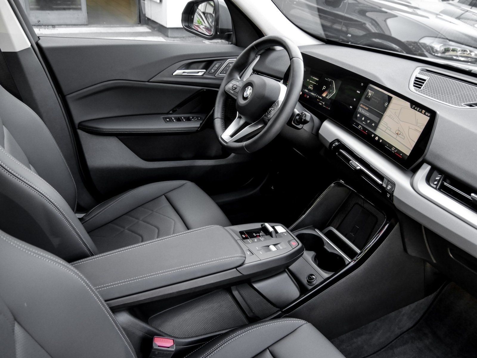 BMW X1 sDrive20d PANO H K ADAPT.LED DA PA foto 3