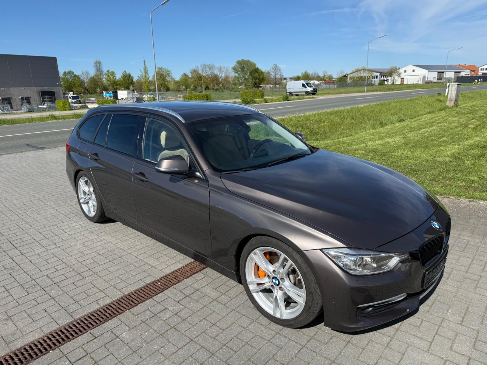 BMW 328 i Kombi M Performance ESD AHK Xenon 8-Fach