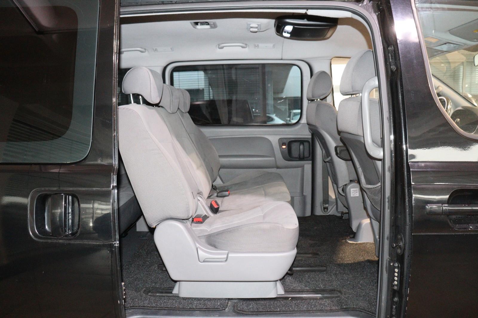 Hyundai H-1 Travel *8-Sitzer*Klima*PDC*AHK 2,3t