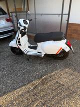 Vespa GTS 300 HPE Super Sport  Extras ohne Ende  - VESPA GTS 300 HPE SUPER SPORT