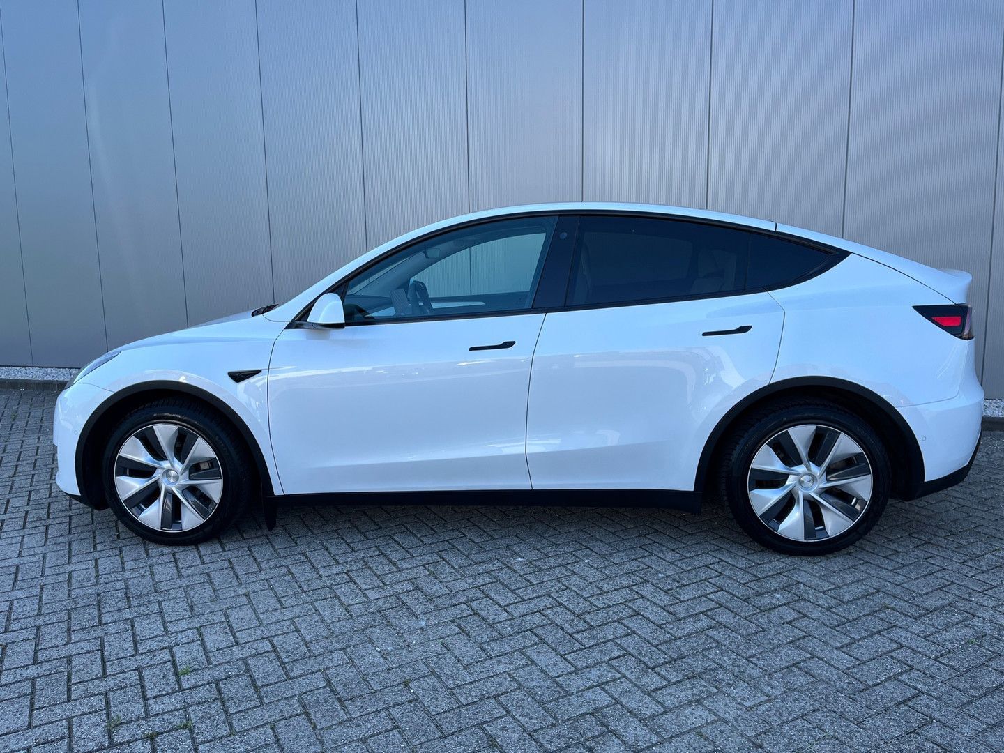 Tesla Model Y Long Range AWD 75 kWh/ SOH 90% imagem 3