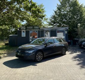 Volkswagen Golf - 1