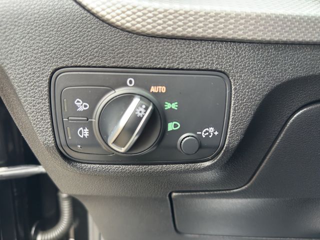 Q2 35 1.5 TFSI S line SHZ MATRIX-LED
