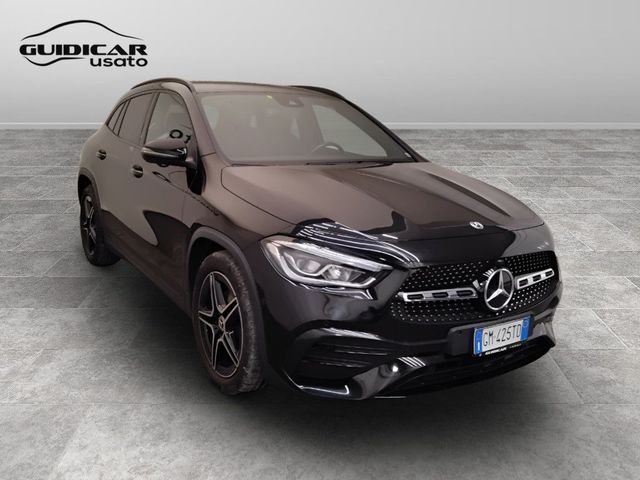 Mercedes-Benz GLA-H247 2020 - GLA 180 d Premium 