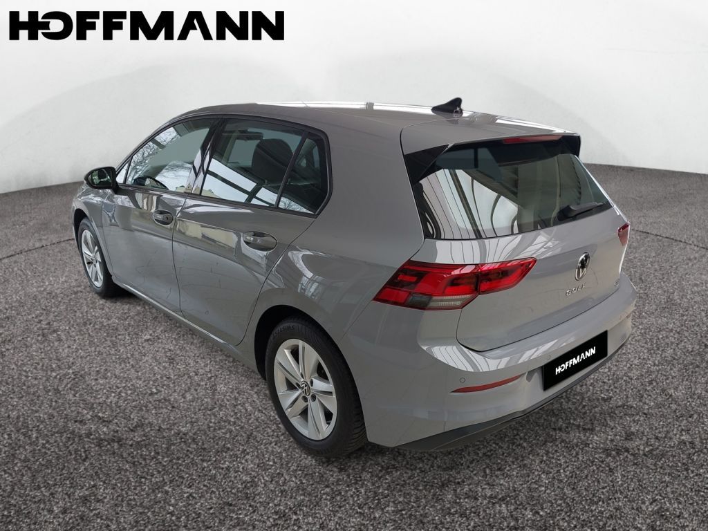 Fahrzeugabbildung Volkswagen Golf 1.5 eTSI DSG Life AHZV Navi LED