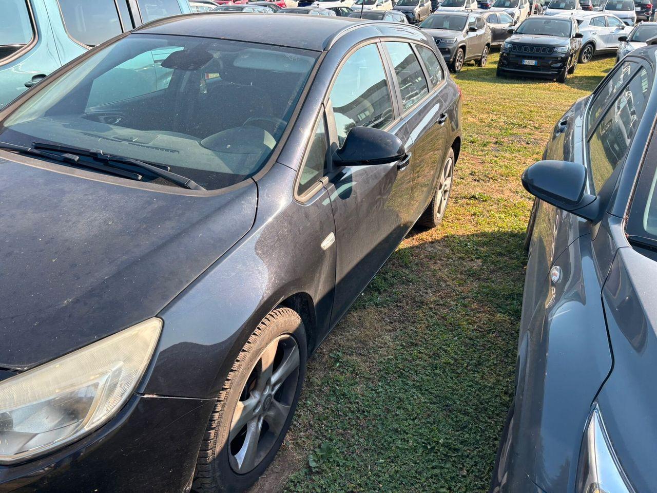 Opel Astra 2011 — photo 6