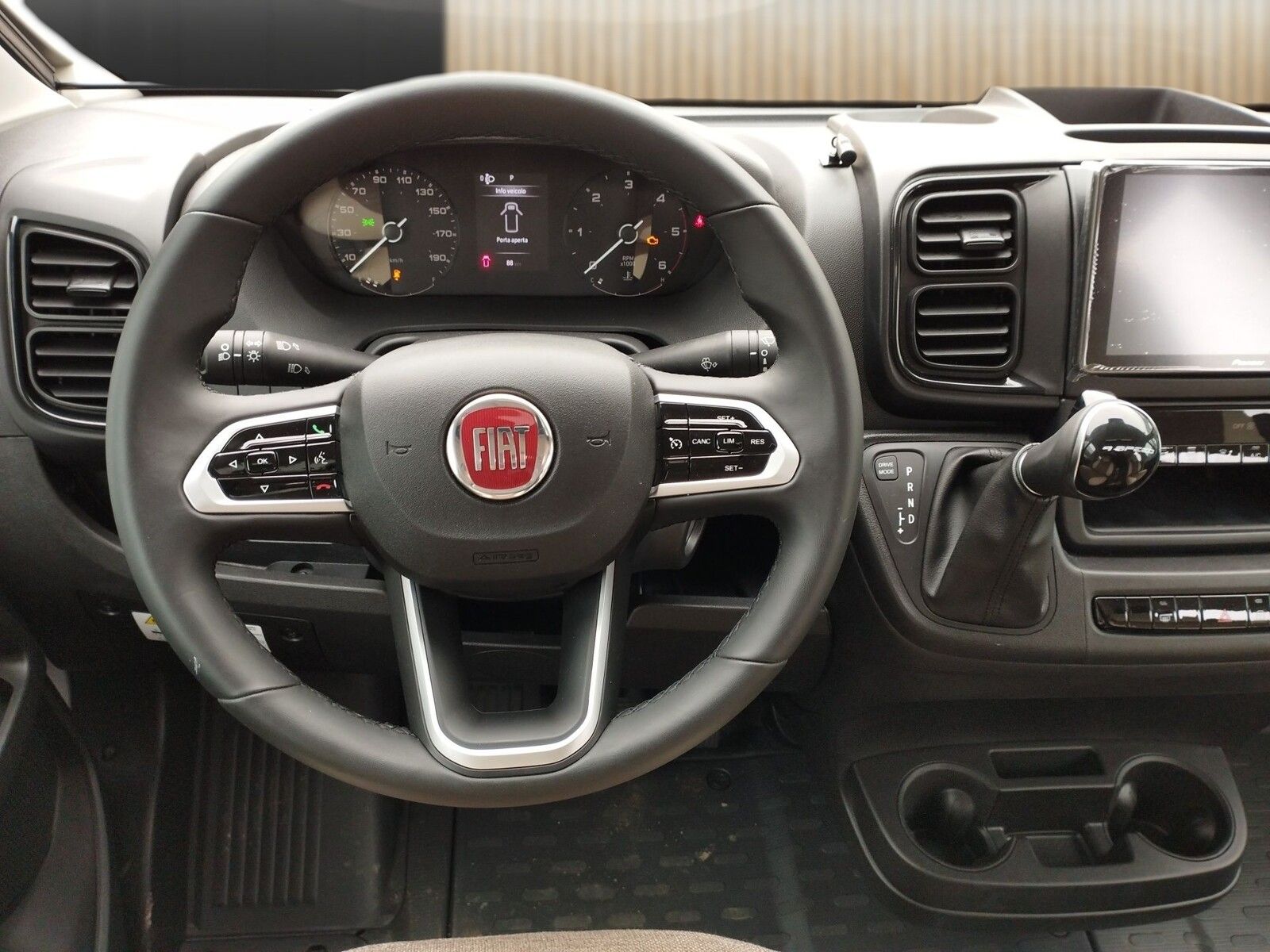 Fahrzeugabbildung Eura Mobil Van V 635 EB Automatik, Markise, Mondial Plus