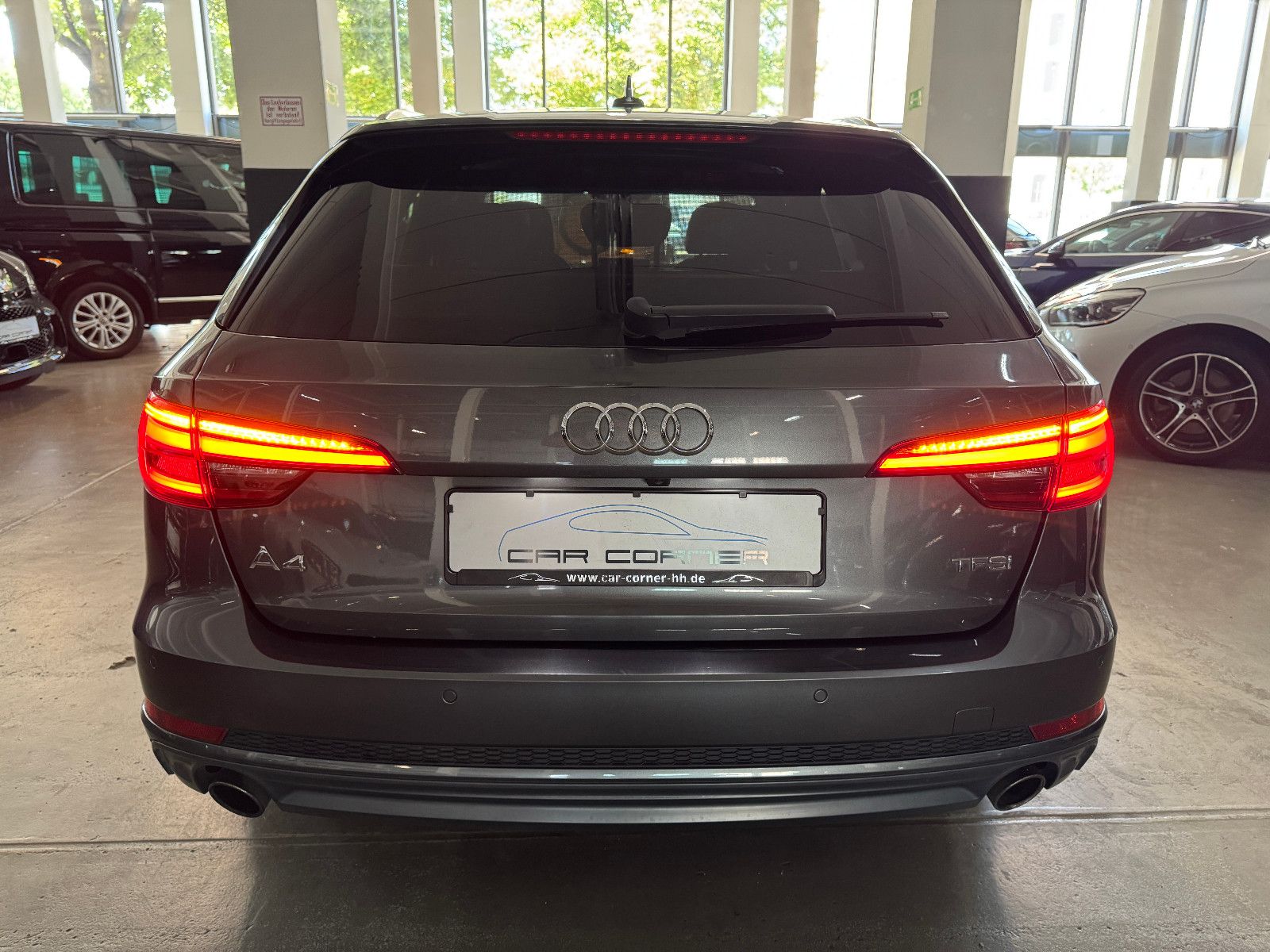 Fahrzeugabbildung Audi A4 2.0 TFSI S-TRONIC 3X-SLINE VIRTUAL LED VOLL