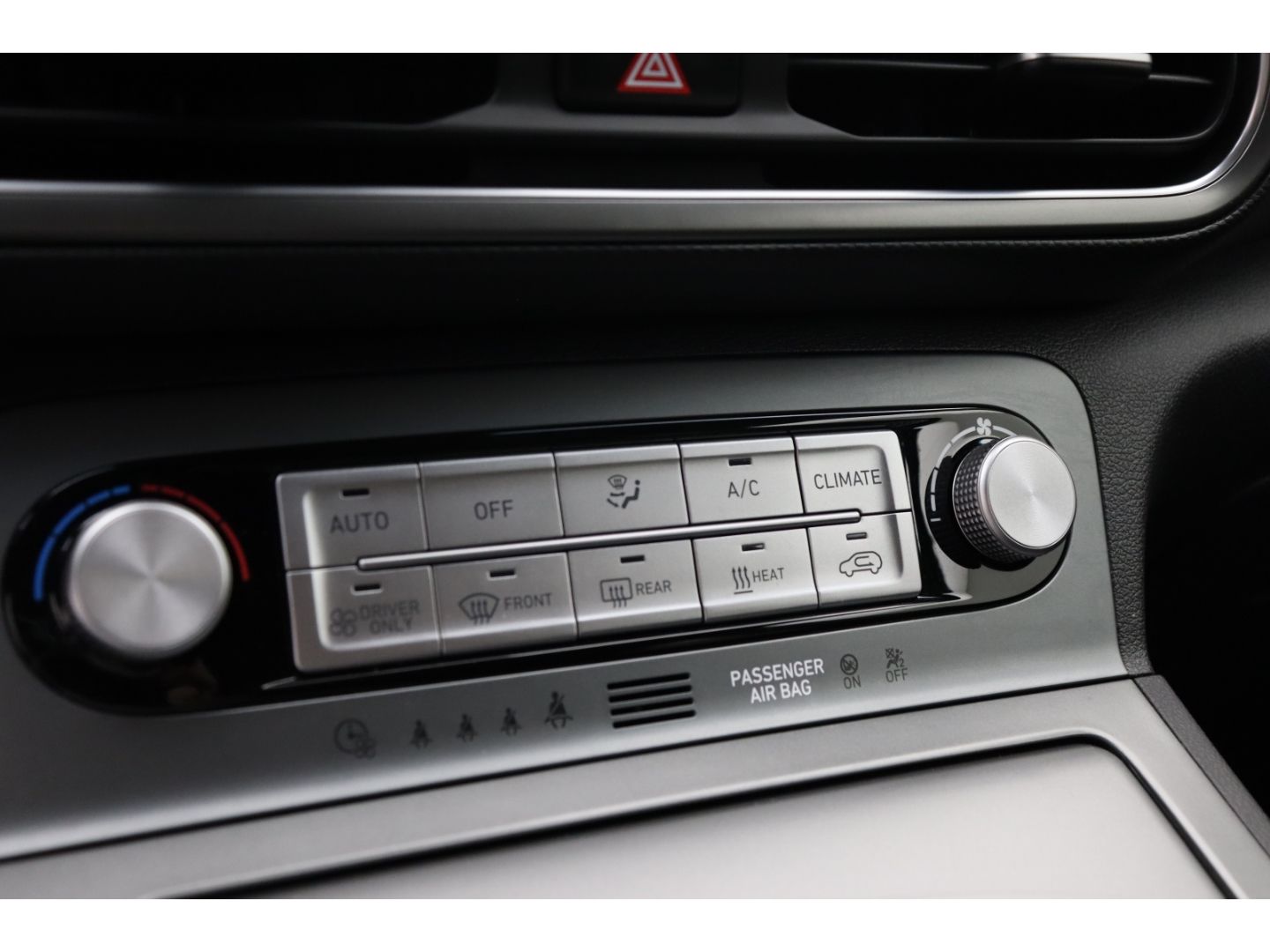 Fahrzeugabbildung Hyundai KONA Elektro Trend 2WD Totwinkelass ACC