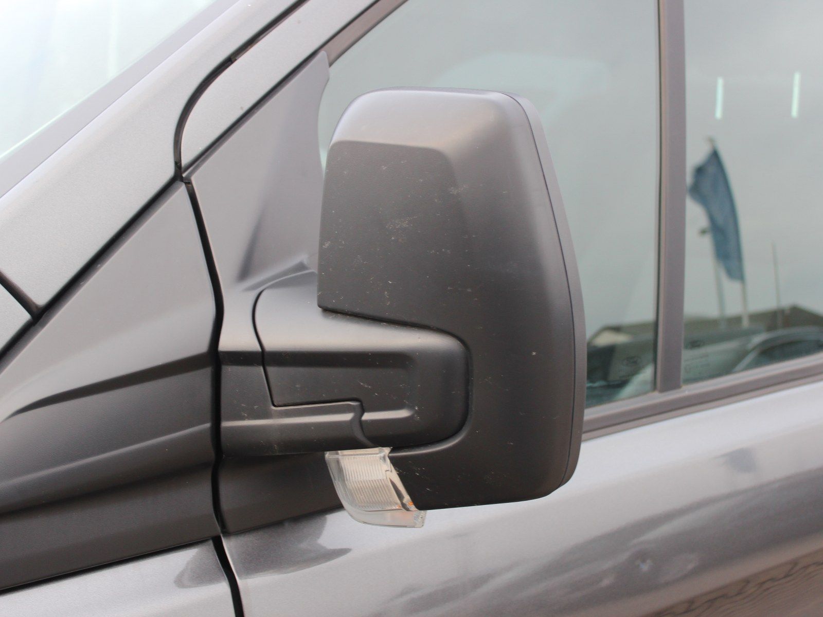 Fahrzeugabbildung Ford Transit Custom 320 L1 2,0 TDCi