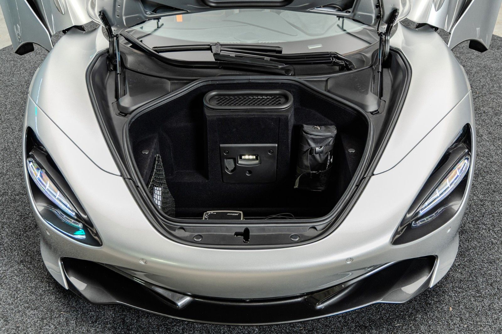 Fahrzeugabbildung McLaren 720S Spider + Scheckheft + Service Neu + Top Zus